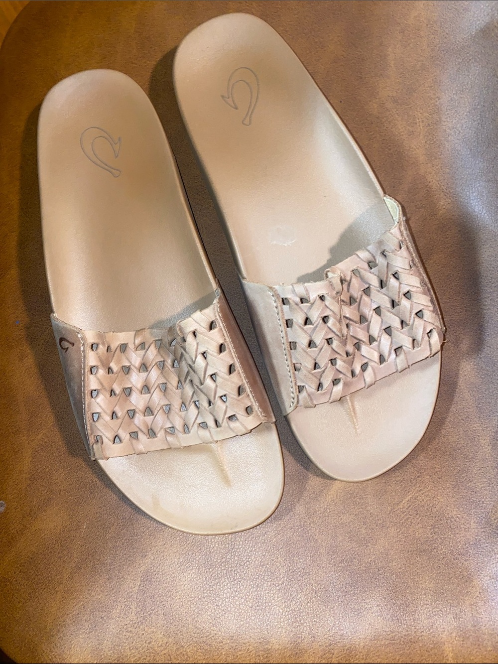 Olukai Kamola slide sandal W9